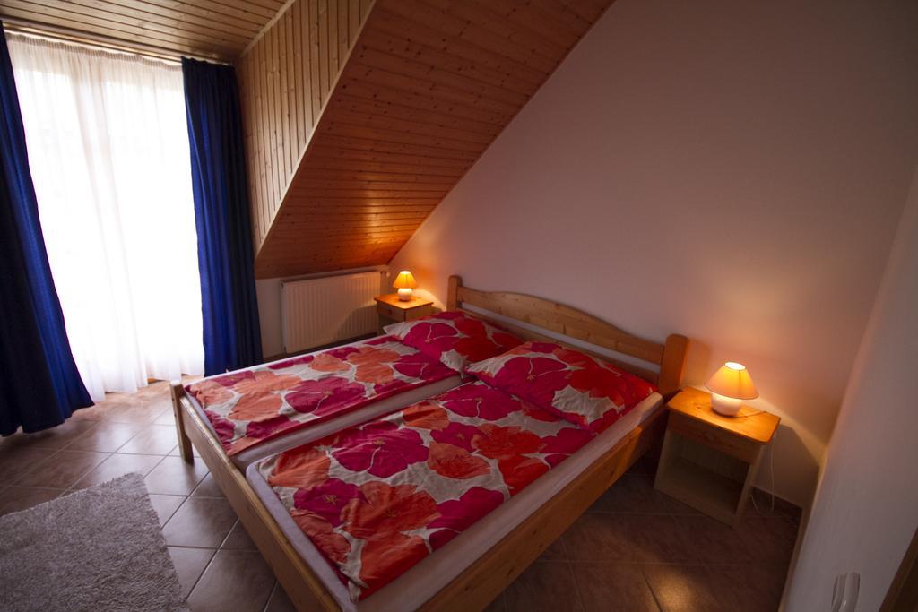Relax Apartment House Zalakaros Δωμάτιο φωτογραφία